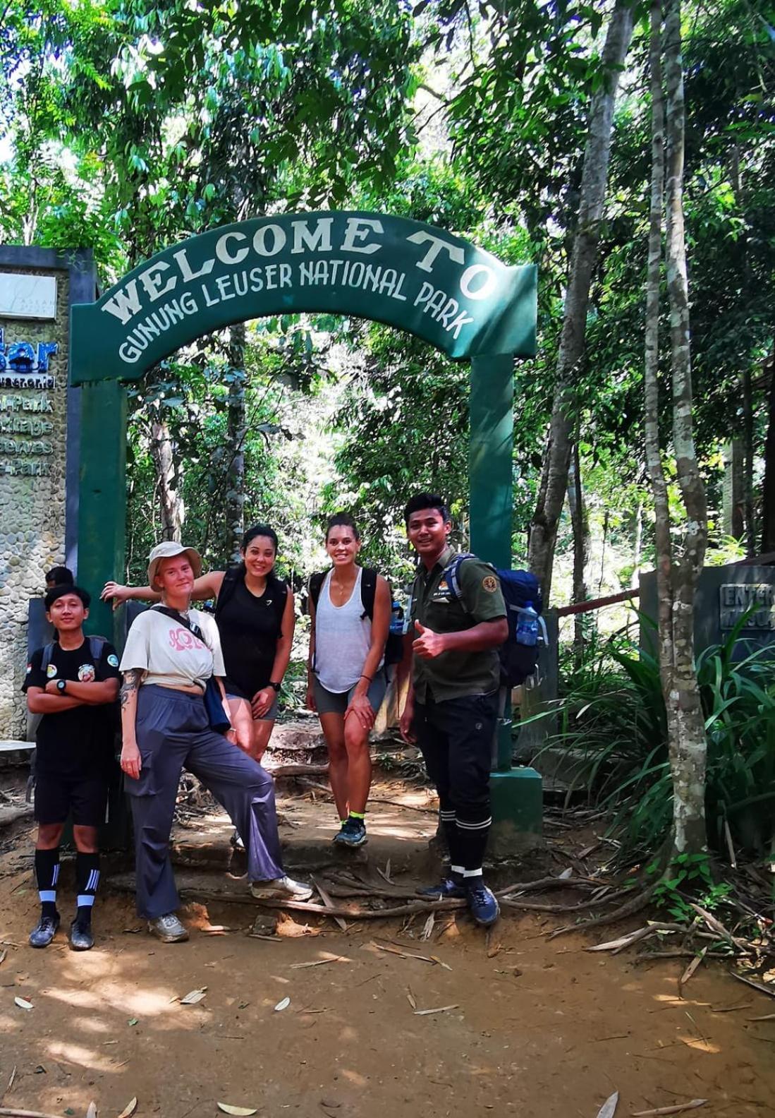 Ida Guest House & Jungle Trekking Bukit Lawang Bagian luar foto