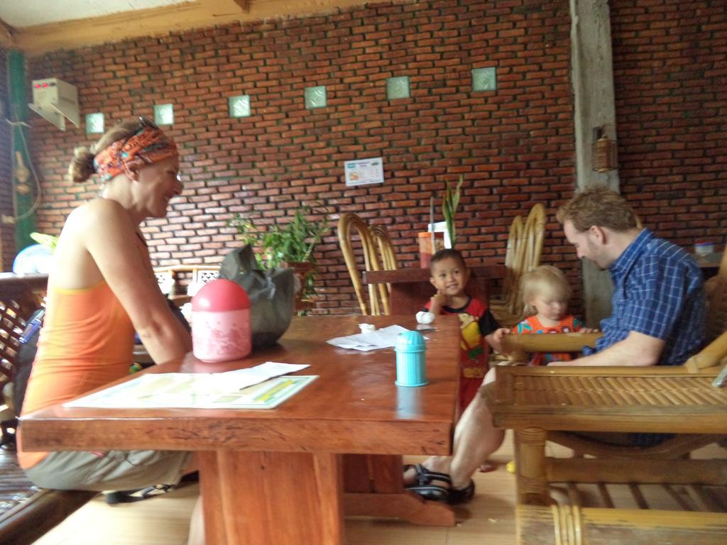 Ida Guest House & Jungle Trekking Bukit Lawang Bagian luar foto