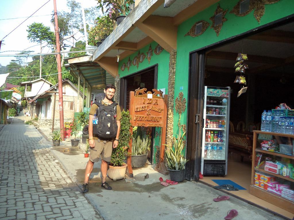Ida Guest House & Jungle Trekking Bukit Lawang Bagian luar foto